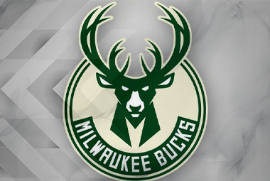 Milwaukee Bucks Sign Giannis Antetokounmpo to 5 Year $228 Million ...