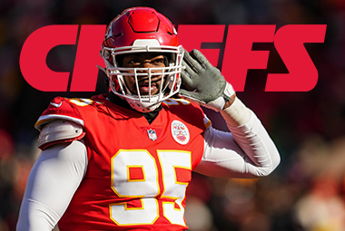 Chris Jones 'super pleased' with new Chiefs deal after holdout - ESPN